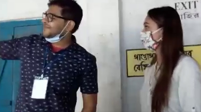 WB Assembly Polls 2021: Second Polling Officer was busy to click selfi with Mimi Chakraborty at Jalpaiguri | Sangbad Pratidin