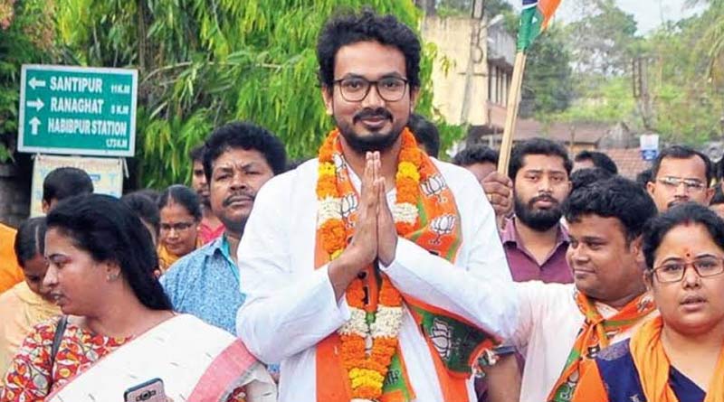 WB Assembly election: BJP candidate from Ranaghat Dakshin is seen to distribute money, video goes viral |Sangbad Pratidin