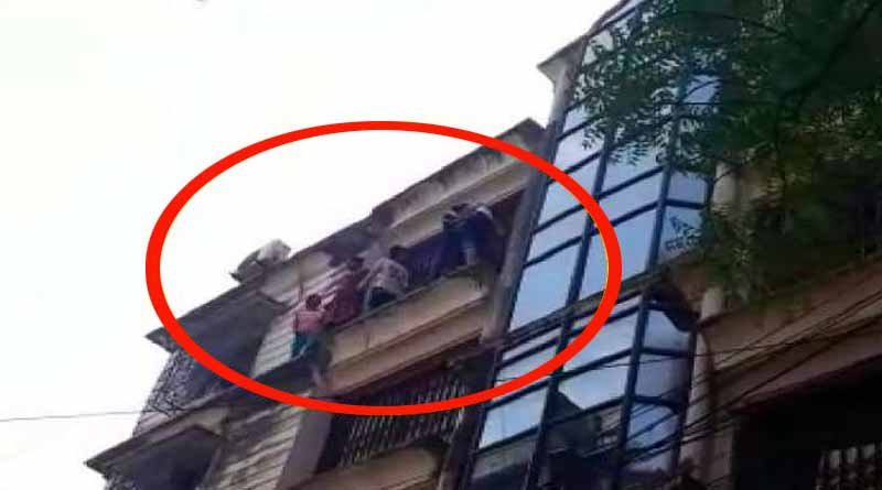 5 young girls try to jump for suicide from highrise of Park street | Sangbad Pratidin