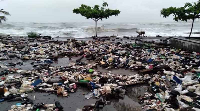 Six people died and 17 were injured in Maharashtra as Cyclone Tauktae । Sangbad Pratidin