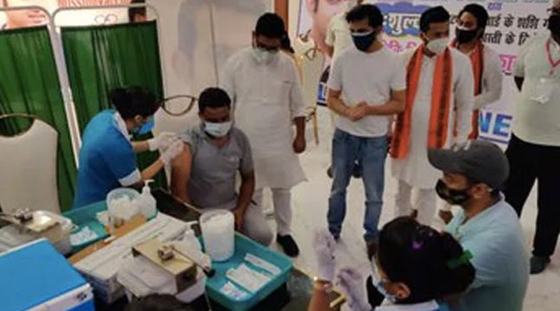 BJP MP Gautam Gambhir Launches Free Covid Vaccination Drive For Slum Areas | Sangbad Pratidin