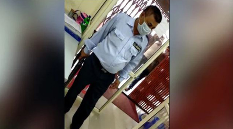 UP man shot inside bank by security guard over 'face mask' | Sangbad Pratidin