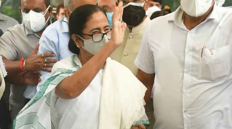 West Bengal CM Mamata Banerjee to meet Nitin Gadkari tomorrow