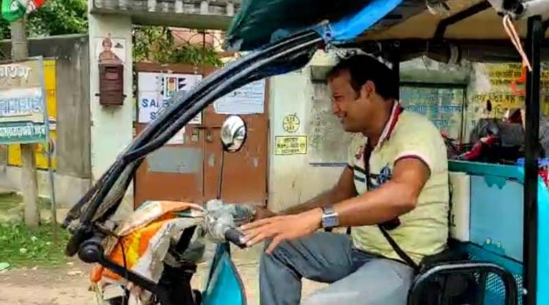 No work due to corona crisis, stage artist forced to drive passenger van