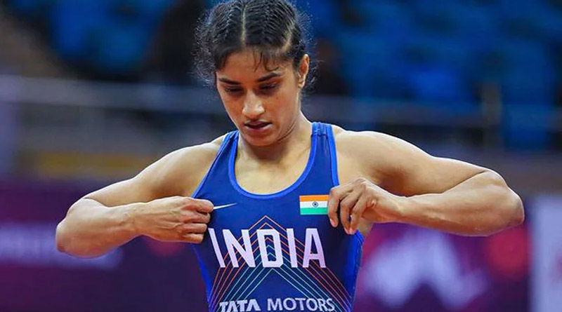 Wrestler Vinesh Phogat breaks silence and says, Everyone outside is treating me like I am a dead thing | Sangbad Pratidin