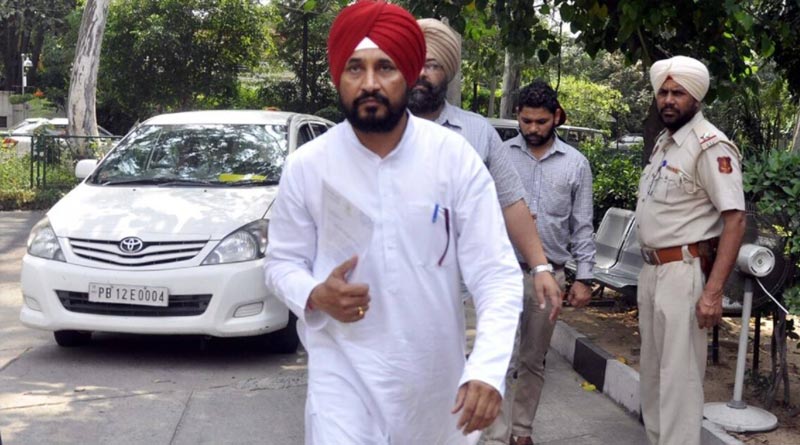Charanjit Singh Channi takes oath as Punjab Chief Minister; Sidhu attends, Amarinder skips | Sangbad Pratidin