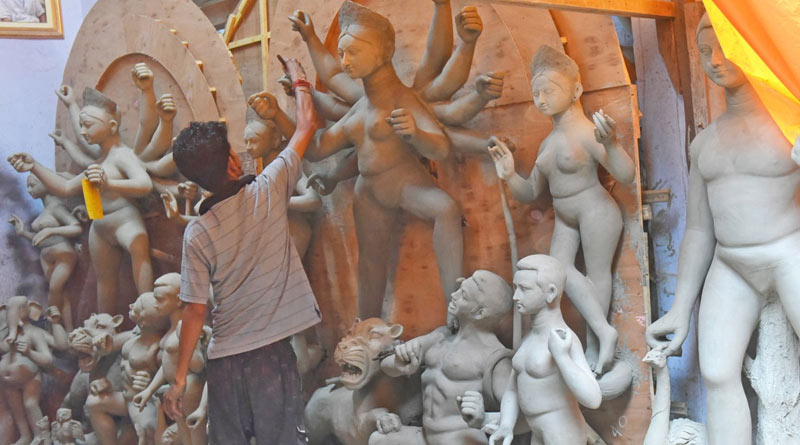 Durga Puja 2021: To curb the pollution Kumortuli is interested to use lead-free colour | Sangbad Pratidin