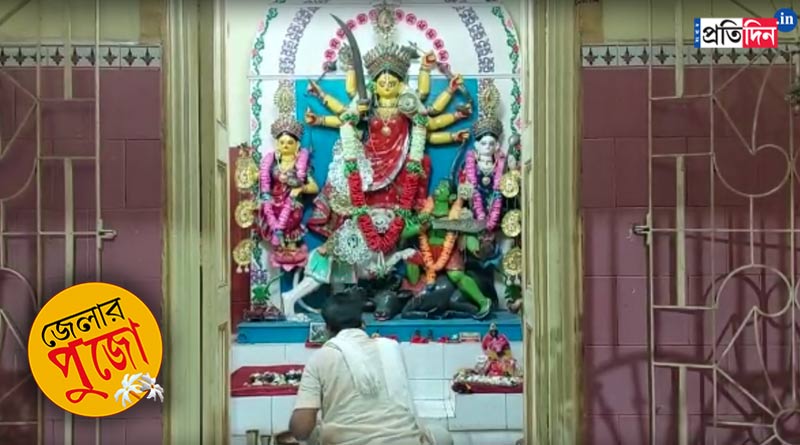 Durga Puja 2021: Family performs Durga Puja at Kalna without idol immersion ritual | Sangbad Pratidin