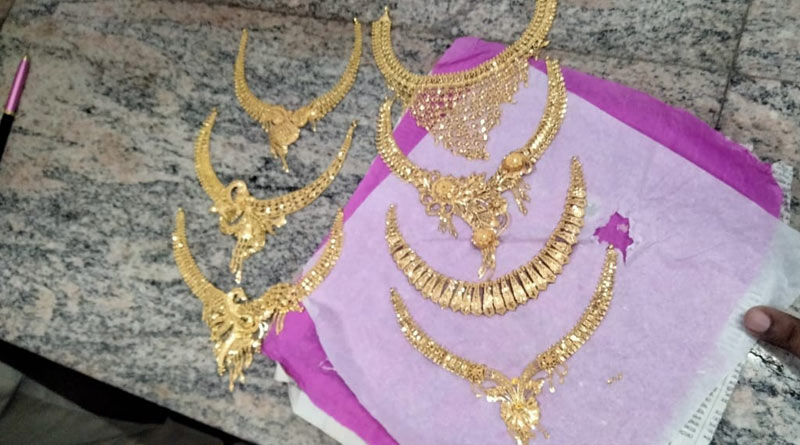362 Gram gold ornaments recovered at DumDum Metro station | Sangbad Pratidin