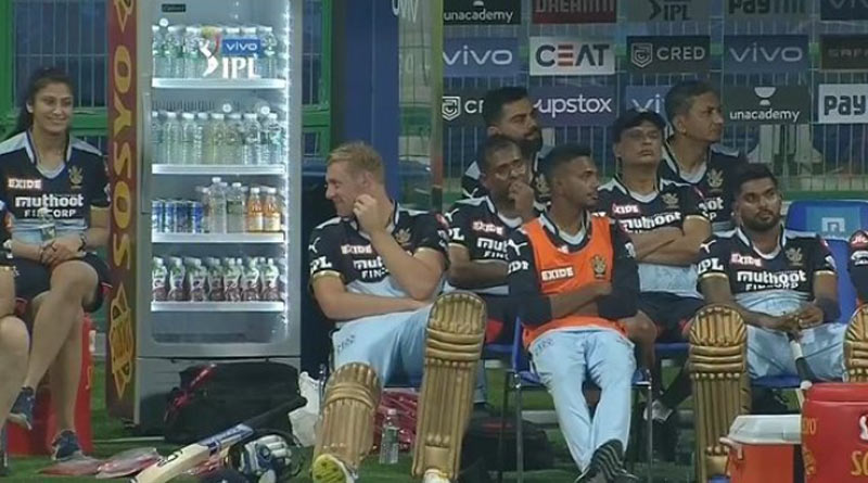Kyle Jamieson’s ‘flirting’ goes viral: Fans say ‘he was playing a different match’ in IPL 2021 loss to KKR | Sangbad Pratidin