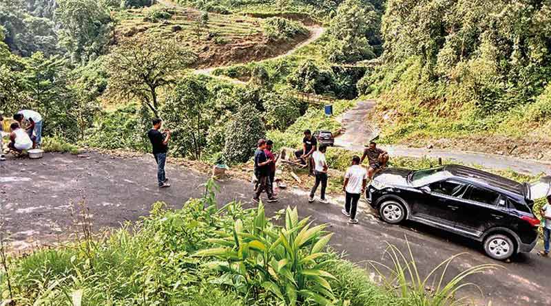 Ideal place for tour in this Puja is Kalimpong's Lungsel | Sangbad Pratidin