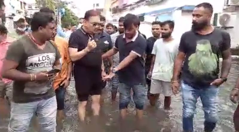 MLA Madan Mitra visits Kamarhati as it is waterlogged | Sangbad Pratidin