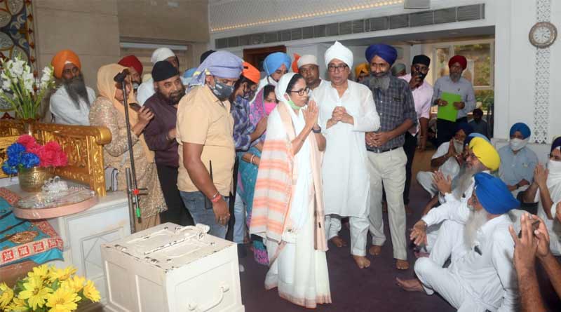 CM Mamata Banerjee visits Gurdwara Sant Kutiya ahead of By-Election | Sangbad Pratidin