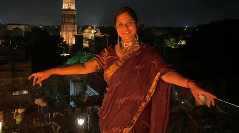 Journalist not allowed to enter restaurant in Delhi for wearing Saree | Sangbad Pratidin