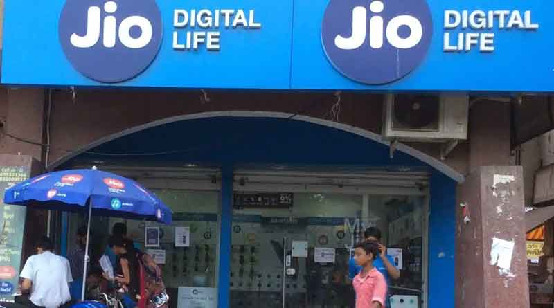 Reliance Jio offers complimentary plan to affected users after outage । Sangbad Pratidin