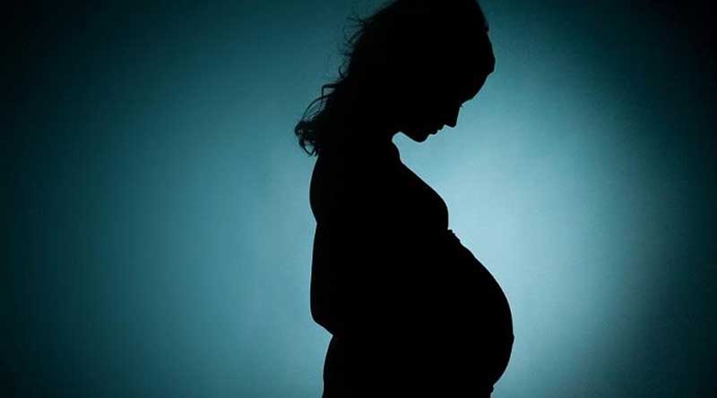 Kerala girl delivers baby watching YouTube videos | Sangbad Pratidin