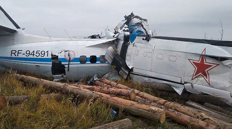 16 dead after plane crashes in Russia | Sangbad Pratidin