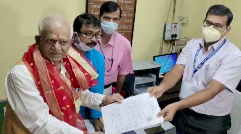 TMC candidate of Khardah byelection Sovandeb Chattopadhyay files nomination after visiting temples | Sangbad Pratidin