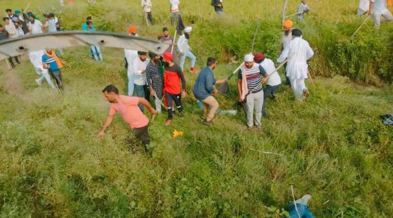 Two feared dead after Union minister's son allegedly runs car over protesting farmers in UP। Sangbad Pratidin