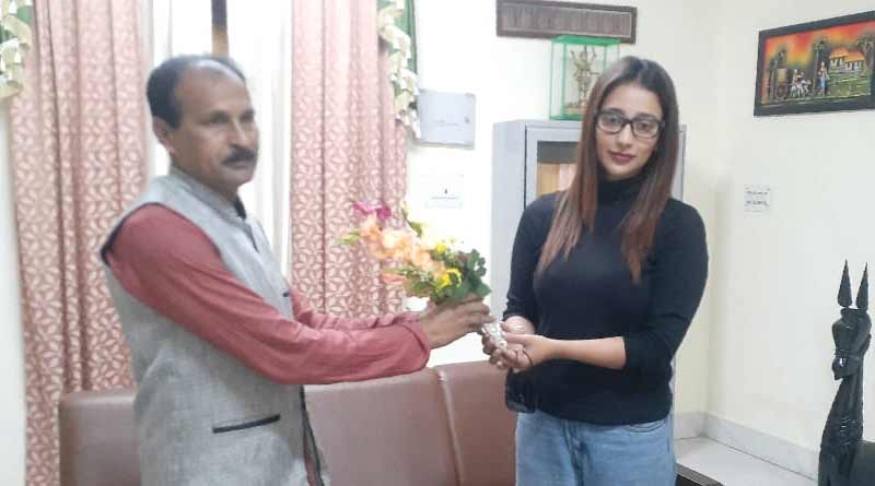 BJP MLA Niladri Shekhar Dana meets TMC leader Sayantika Banerjee | Sangbad Pratidin