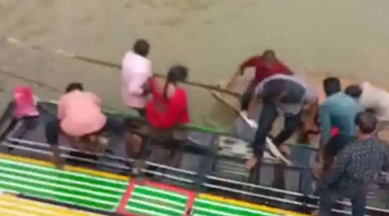 9 killed as bus falls off bridge in Andhra Pradesh | Sangbad Pratidin