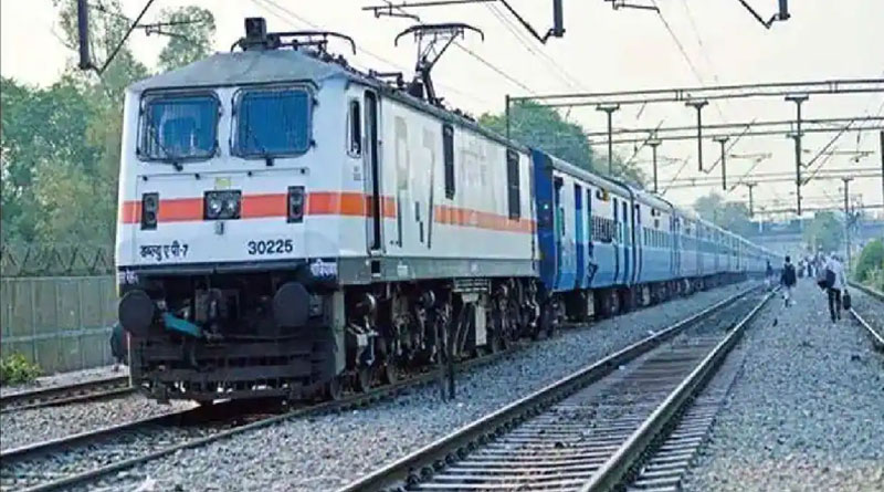 Long Distance Trains To Have Reserved Berths For Women Says Railway Minister | Sangbad Pratidin