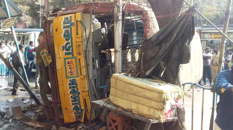 Fitness certificate of the bus, met an accident at Dorina Crossing, Esplanade expired 4 years ago | Sangbad Pratidin