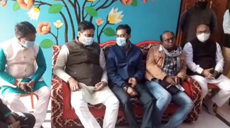 Shantanu Thakur and some BJP leaders participate in a picnic । Sangbad Pratidin