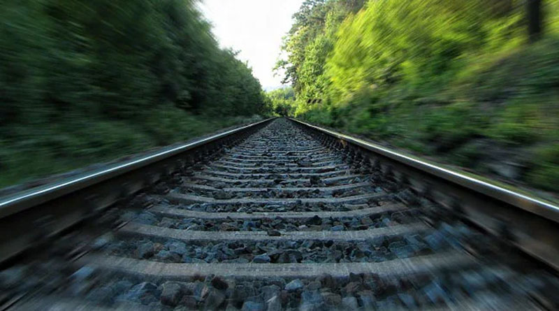 Rajdhani Express Hits Pillar, Cops Suspect Bid To Derail Train | Sangbad Pratidin