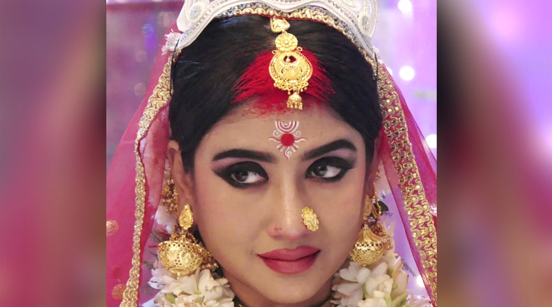 Debolina Dutta posted picture in bridal look | Sangbad Pratidin