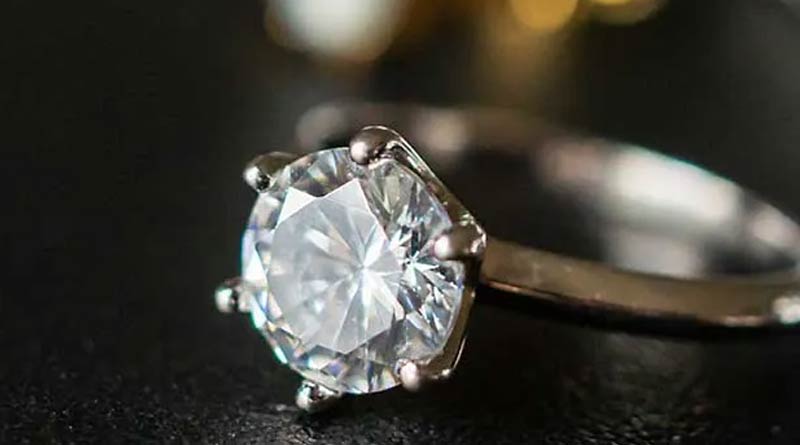Here are some tips to clean your diamond jewellery । Sangbad Pratidin
