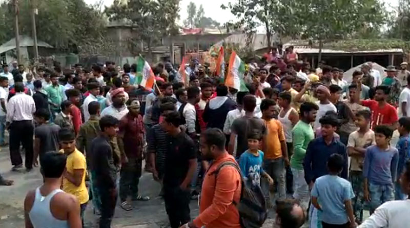 Clash between police and cong worker in Dalkhola, Uttar Dinajpur | Sangbad Pratidin