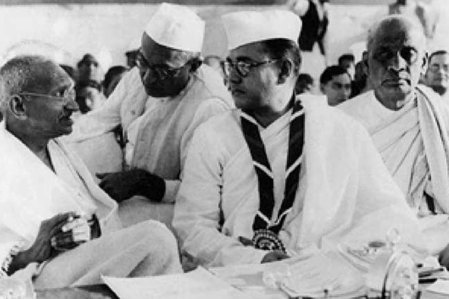 Differences between the views of Mahatma Gandhi and Netaji| Sangbad Pratidin