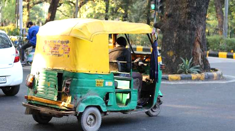 27 passengers travelling in one auto in UP, see Video | Sangbad Pratidin