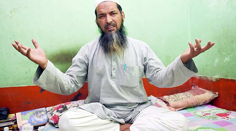 Imam Rashaidi from Asansol did get speak aganist murder accussed of his son and the court let them free | Sangbad Pratidin