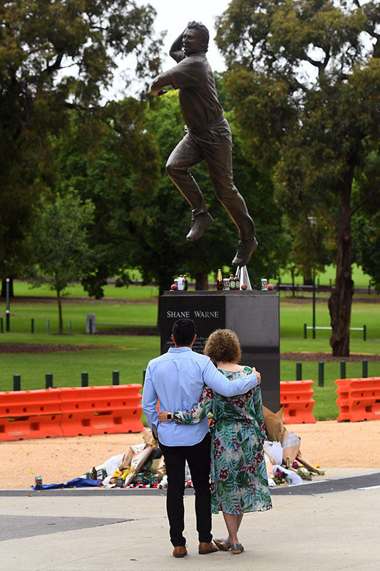 Flowers, beers, and meat pie, Australian fans mark Shane Warne's death