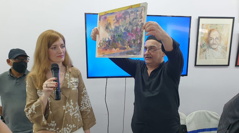Mahatma Gandhi is the inspiration of this Russian artist who came to Kolkata Book Fair | Sangbad Pratidin