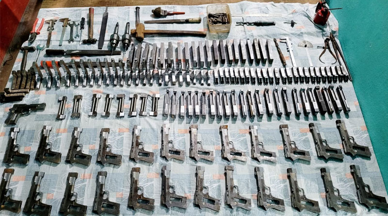 Kolkata Police STF recovered ammunition from Jharkhand | Sangbad Pratidin