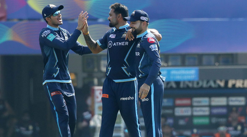 IPL 2022: Gujarat Titans beats RCB to go to top of the table | Sangbad Pratidin