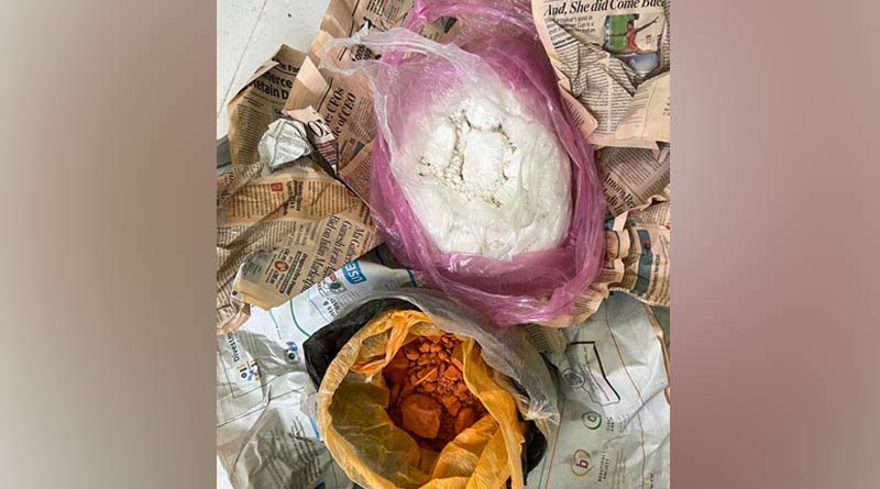 STF and Katwa Police raid a passenger bus and rescue huge explosive, one arrested | Sangbad Pratidin