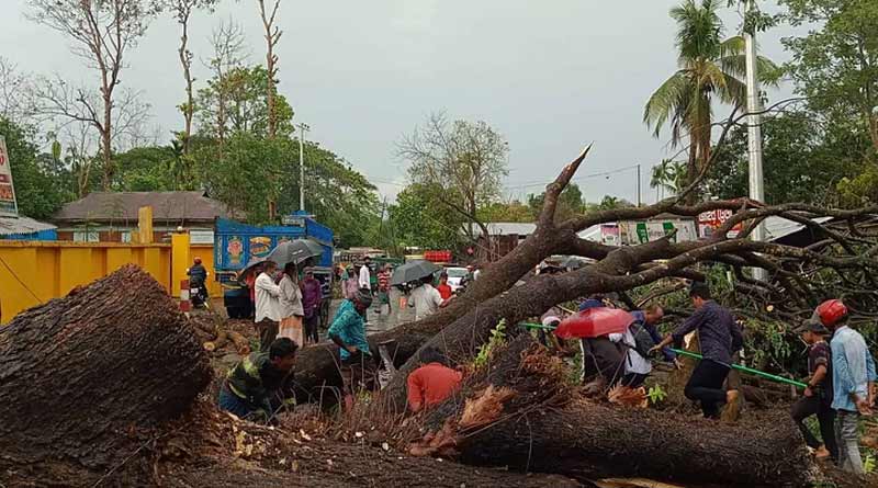 Nor 'wester lashes Bangladesh, 9 dead | SangbadPratidin