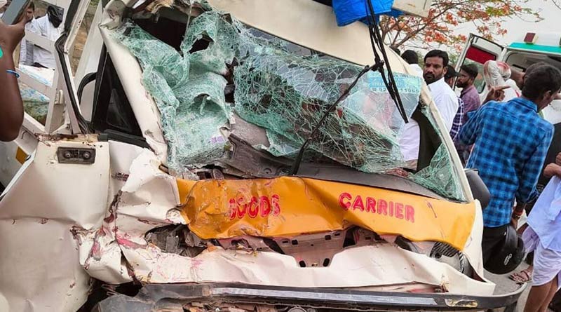 At least 9 dead, 17 hurt in a road accident in Telangana | Sangbad Pratidin