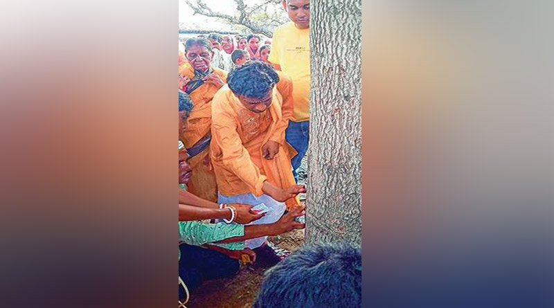 Renowned journalist cum poet gets married according to the rules of the ancient people। Sangbad Pratidin
