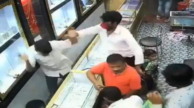 Owner Shot Dead When Armed Robbers Strike Jewellery Shop In Bihar | Sangbad Pratidin