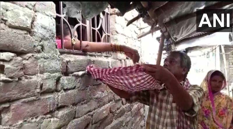 Bihar couple begs for money to pay rupees 50,000 bribe for son's body | Sangbad Pratidin