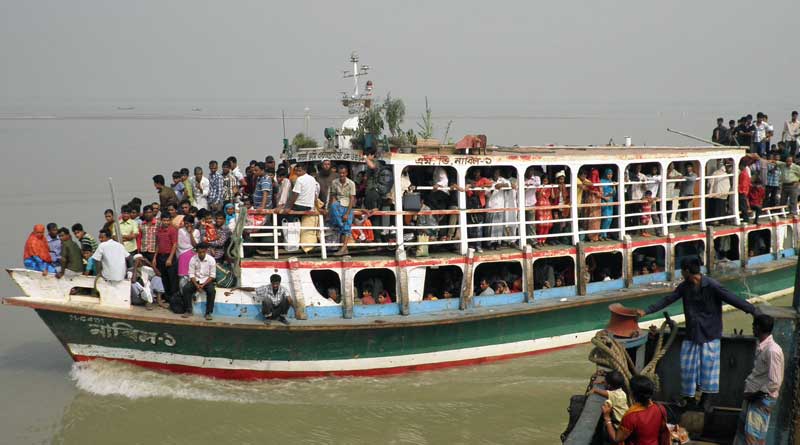 As Padma Setu bridges distance Bangladesh boat owners in quandary | Sangbad Pratidin
