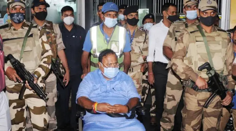 'political conspiracy', said wife of Partha Chatterjee's former bodyguard | Sangbad Pratidin
