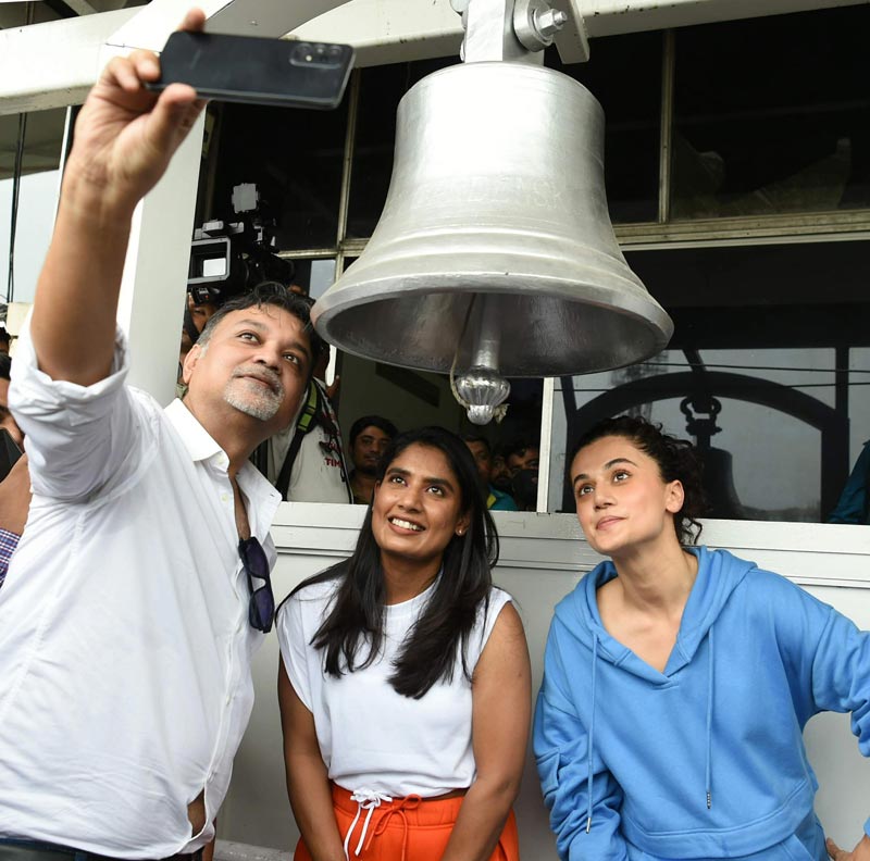 Srijit-Taapsee-Mithali-1