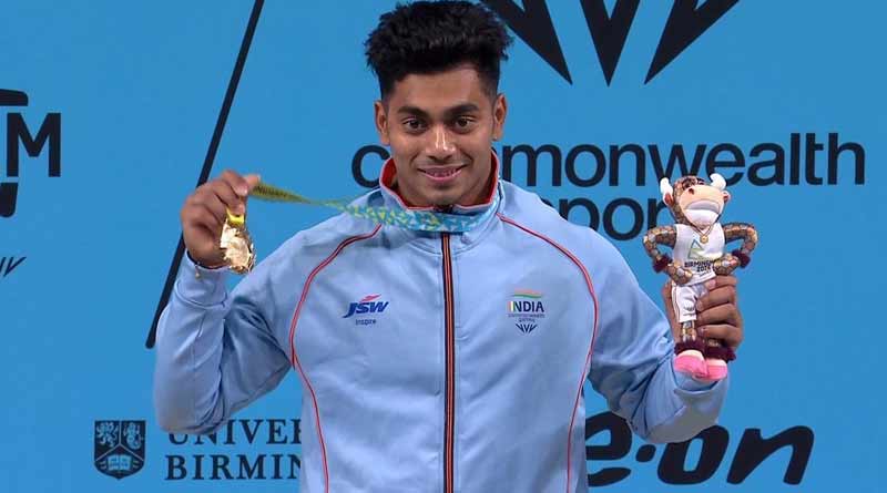 Weightlifter Achinta Sheuli of Panchla bags India's third gold । Sangbad Pratidin