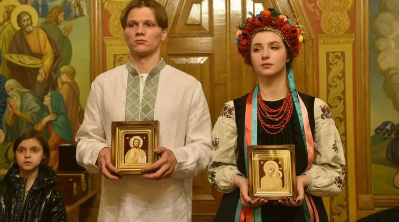 Russian-Ukrainian lovers married in Himachal Pradesh, send message of love | Sangbad Pratidin
